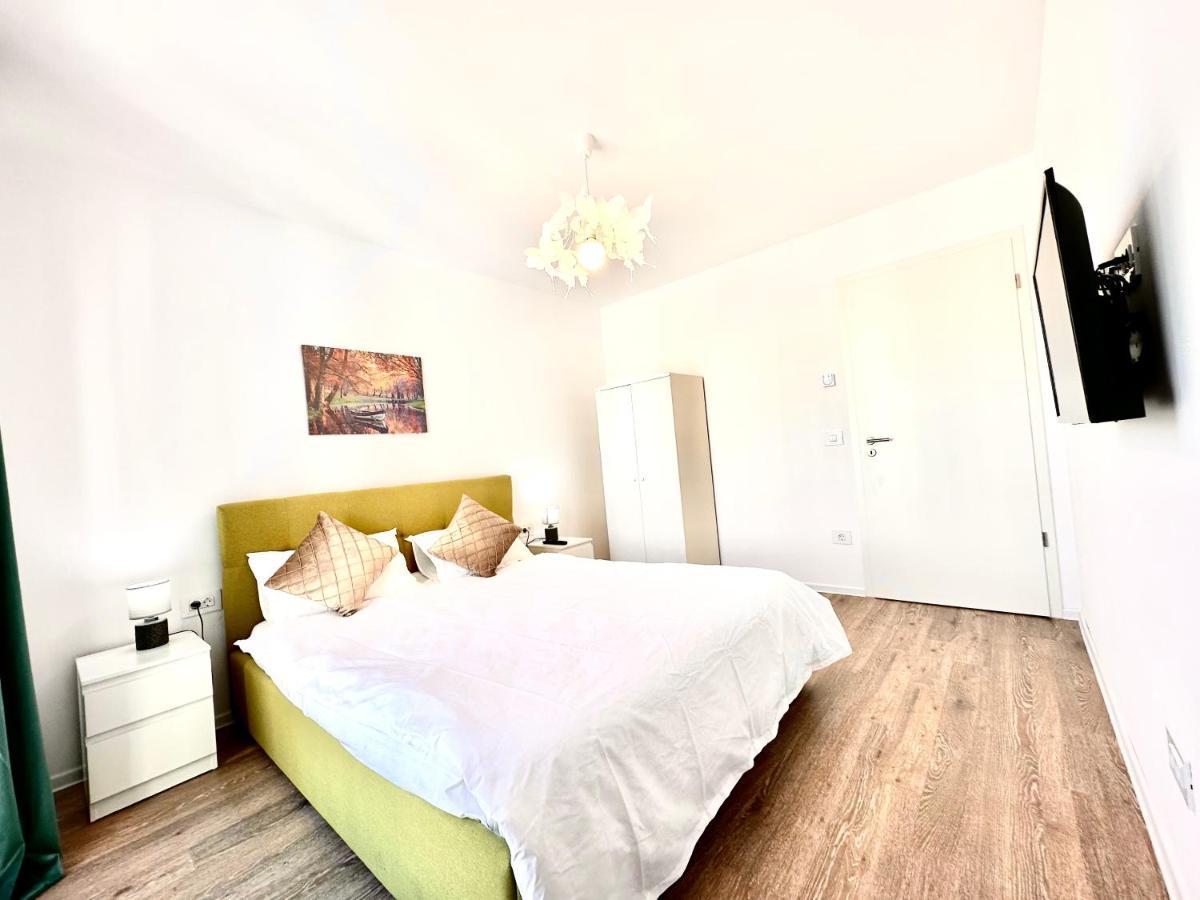 Kasper Coresi Mall - Rise Private Apartments & Suites Brassó Kültér fotó