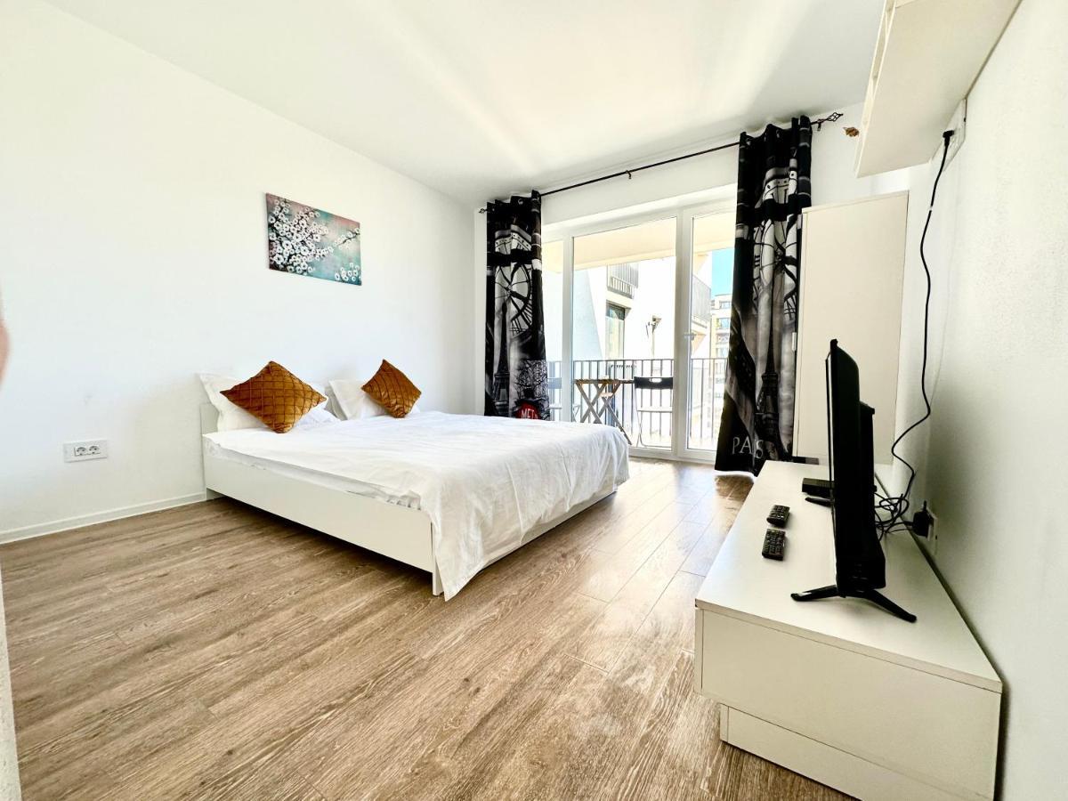 Kasper Coresi Mall - Rise Private Apartments & Suites Brassó Kültér fotó
