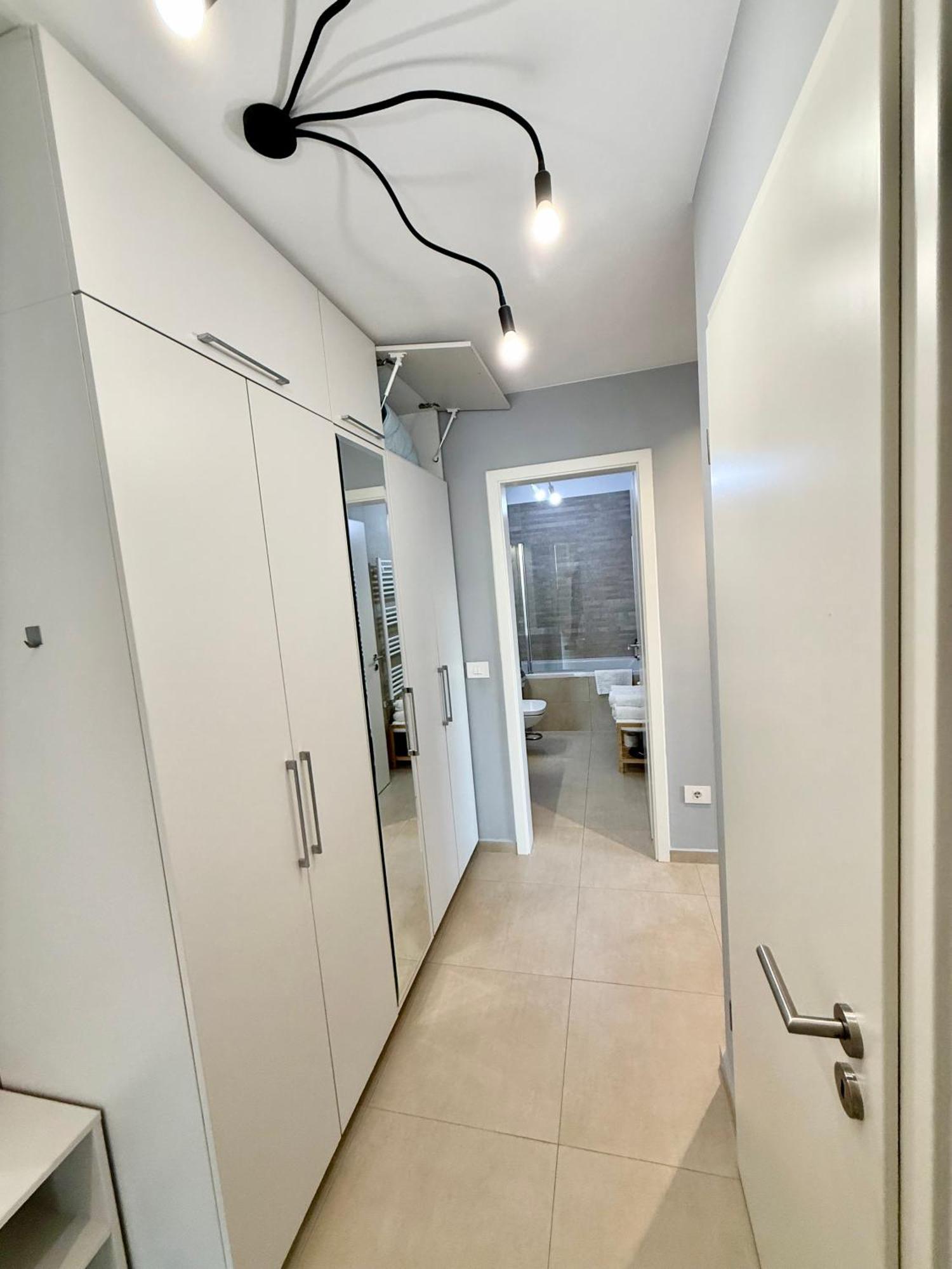 Kasper Coresi Mall - Rise Private Apartments & Suites Brassó Kültér fotó
