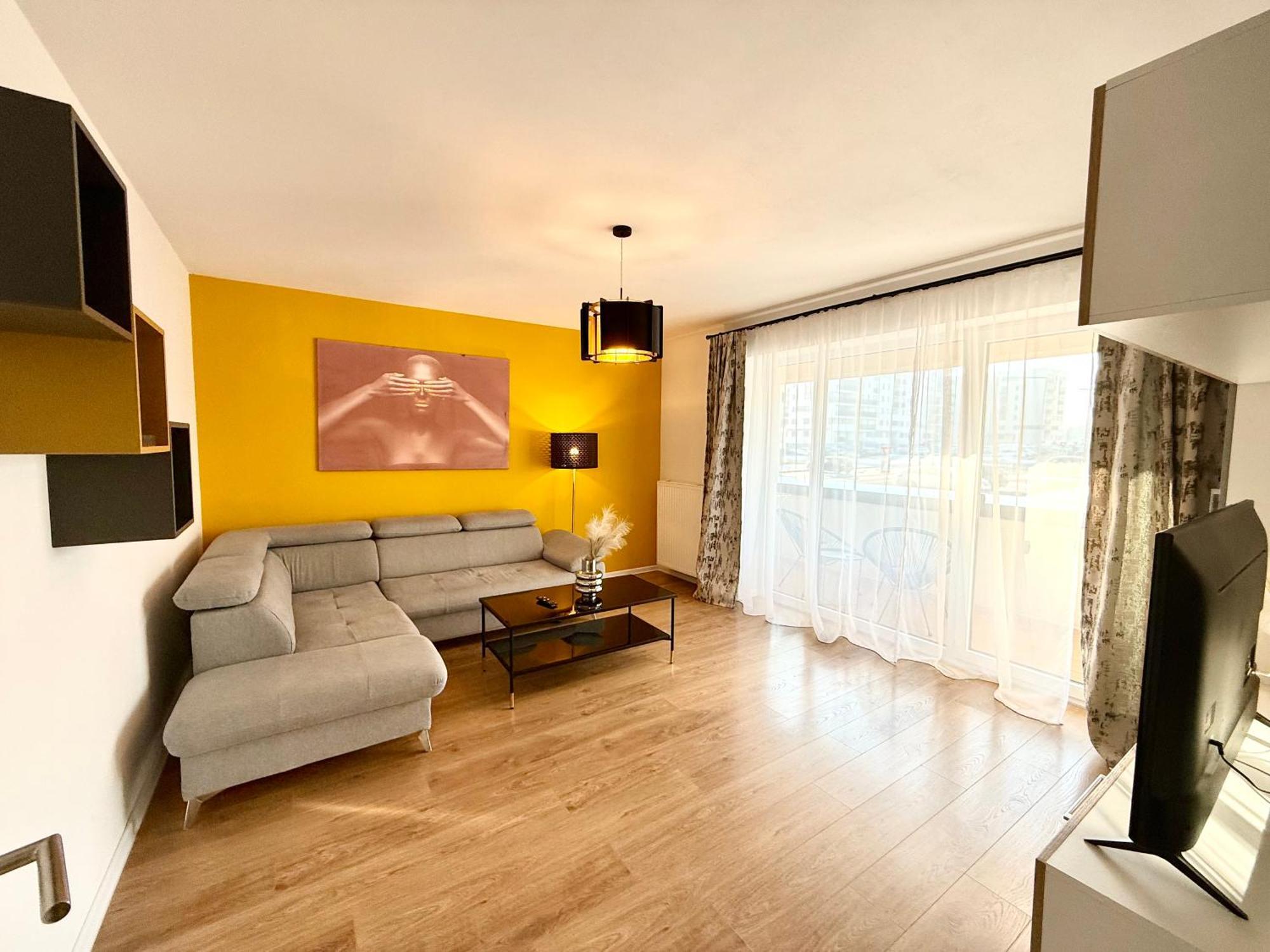 Kasper Coresi Mall - Rise Private Apartments & Suites Brassó Kültér fotó