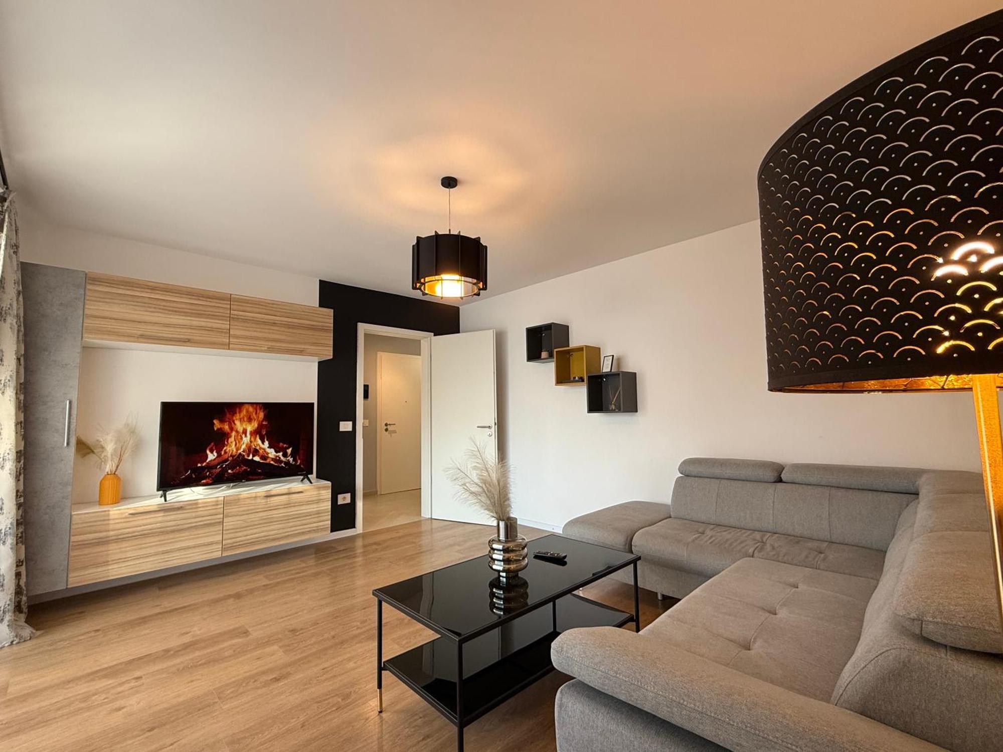Kasper Coresi Mall - Rise Private Apartments & Suites Brassó Kültér fotó